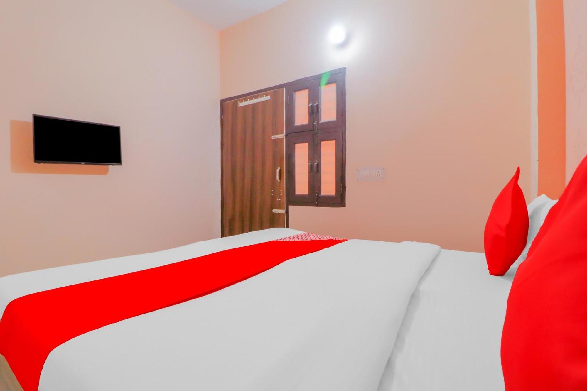 Hotel O Bhardwaj Guest House Garhi Harsaru Zewnętrze zdjęcie