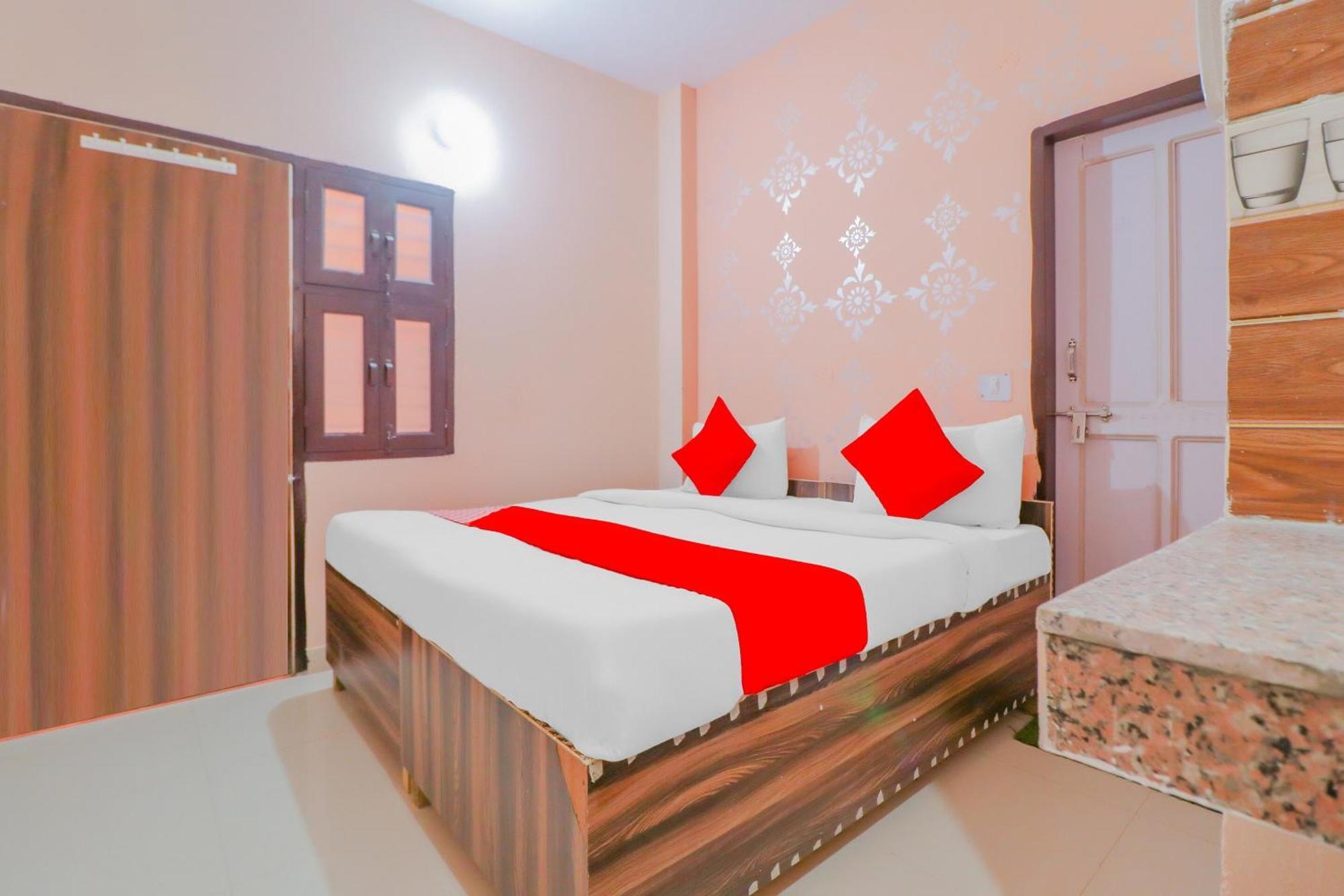 Hotel O Bhardwaj Guest House Garhi Harsaru Zewnętrze zdjęcie