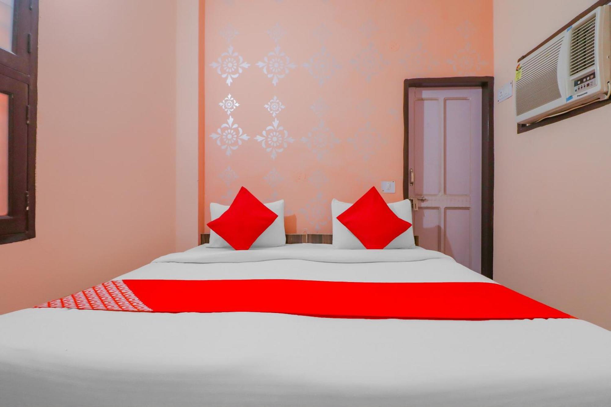 Hotel O Bhardwaj Guest House Garhi Harsaru Zewnętrze zdjęcie